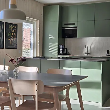 New W/sauna, Jacuzzi &wifi Villa Hämeenlinna